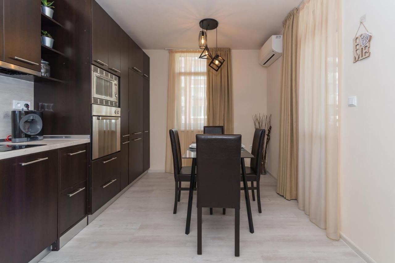 Alma Apartment - Stylish 1Bd Flat With Balcony By Flat Mаnager Plovdiv Exteriör bild